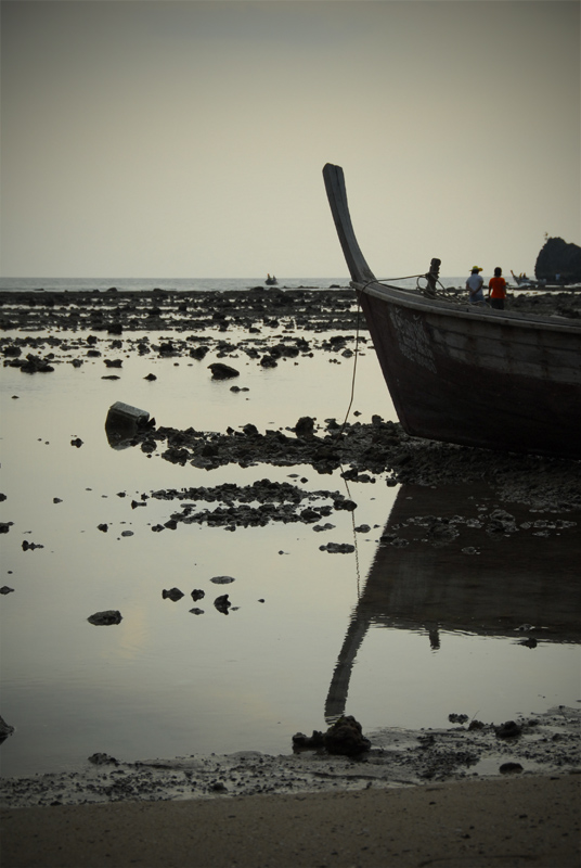 Long-tail boat